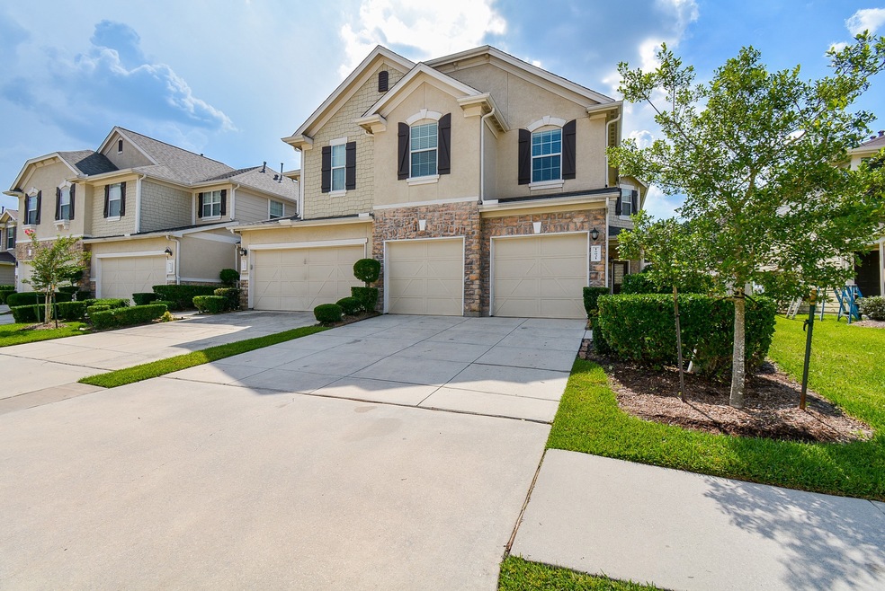 16021 Summerville Lake Dr, Tomball, TX 77377 - photo 1