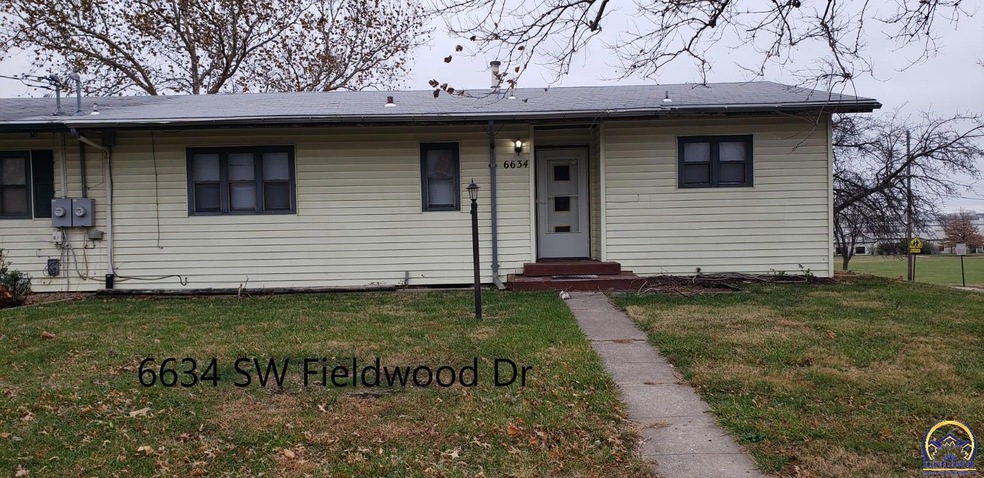 6634 SW Fieldwood Dr, Topeka, KS 66619 - photo 1