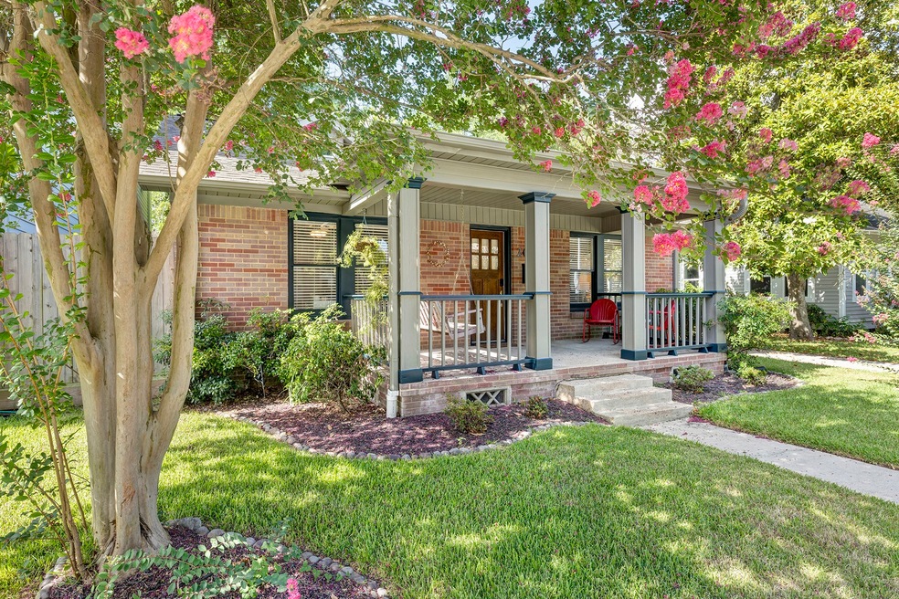 206 E 24th St, Houston, TX 77008 - photo 1