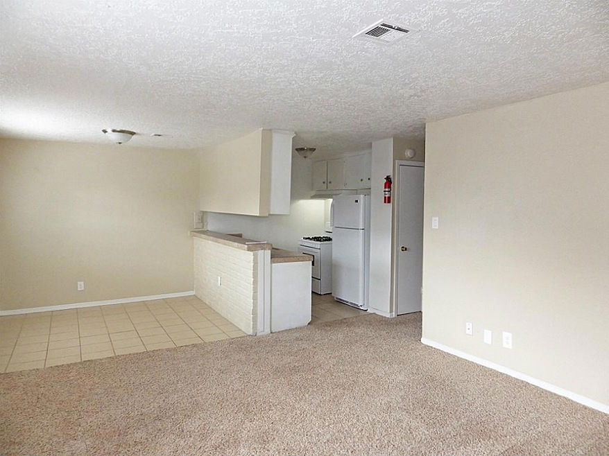 4503 Werner St unit 4, Houston, TX 77022 - photo 1