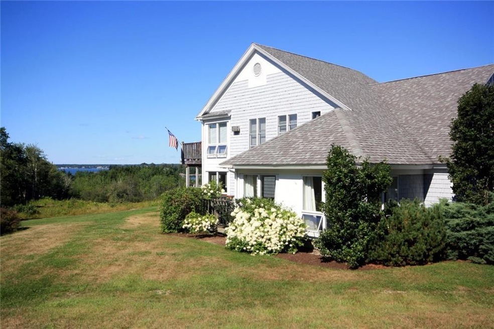  Private and serene setting in the...