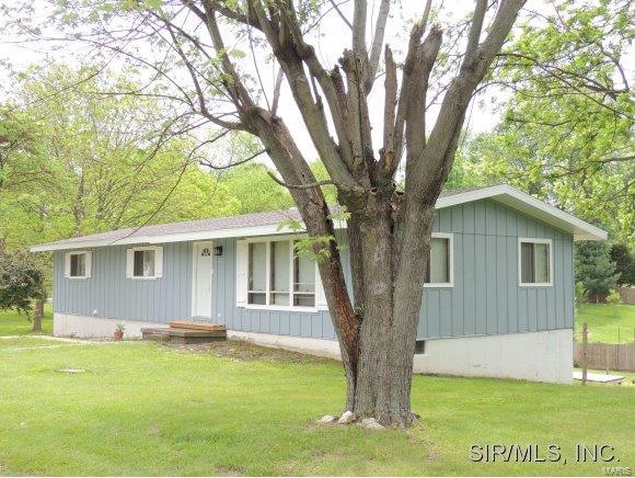 COUNTRY LIVING IN THE CITY!!