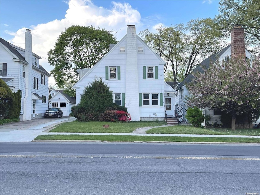 Sold $1,170,000 • Co-Listing Agent