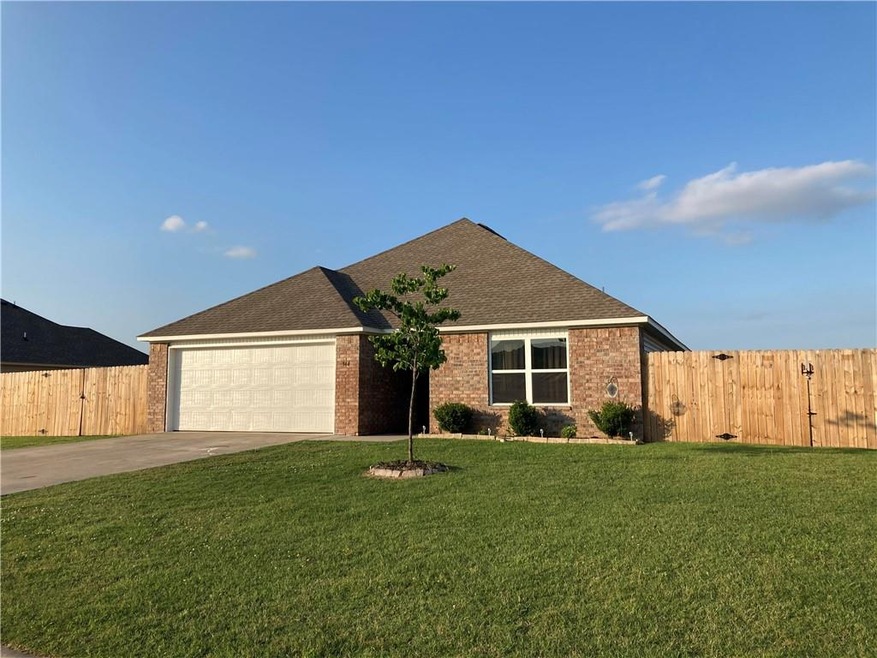 944 Macy Ln, Elkins, AR 72727 - photo 1