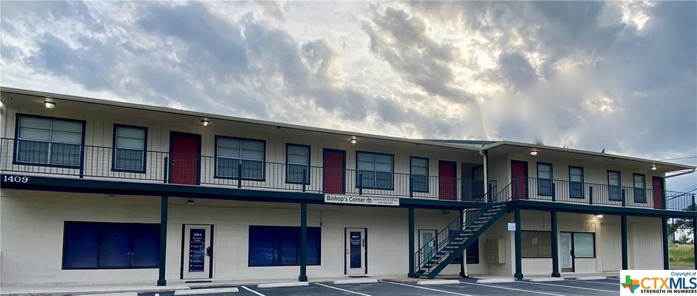 1409 N Bishop St unit 5, San Marcos, TX 78666 - photo 1