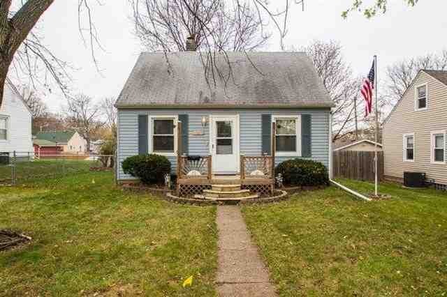 1310 W 35th St, Davenport, IA 52806 - photo 1