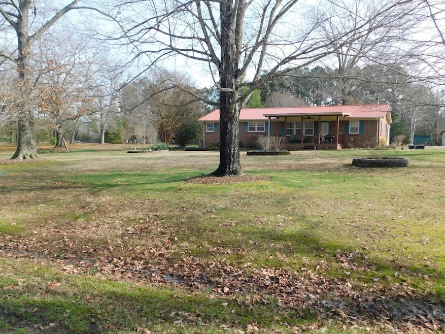 Welcome to  your new home at 804 Hickory Drive in Manchester, Tn.  You'll enjoy country living at its finest on this expansive property with lots of amenities.