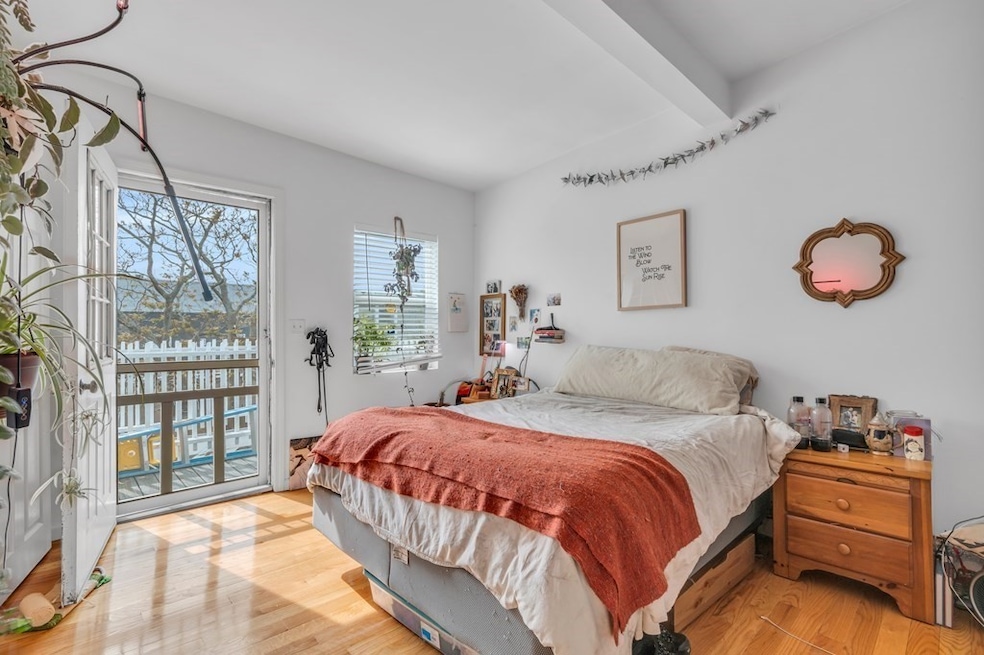 33 I St unit 3, Boston, MA 02127 - photo 1