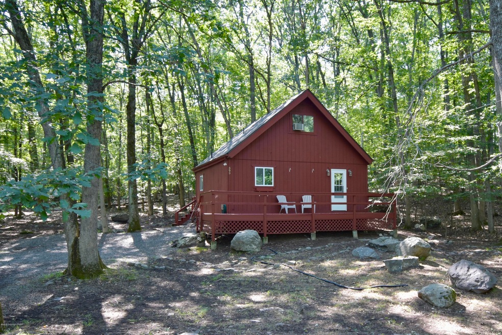 399 Somerset Dr, East Stroudsburg, PA 18301 - photo 1