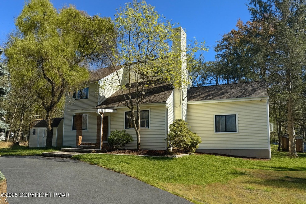 6372 Baltic Ave, Tobyhanna, PA 18466 - photo 1