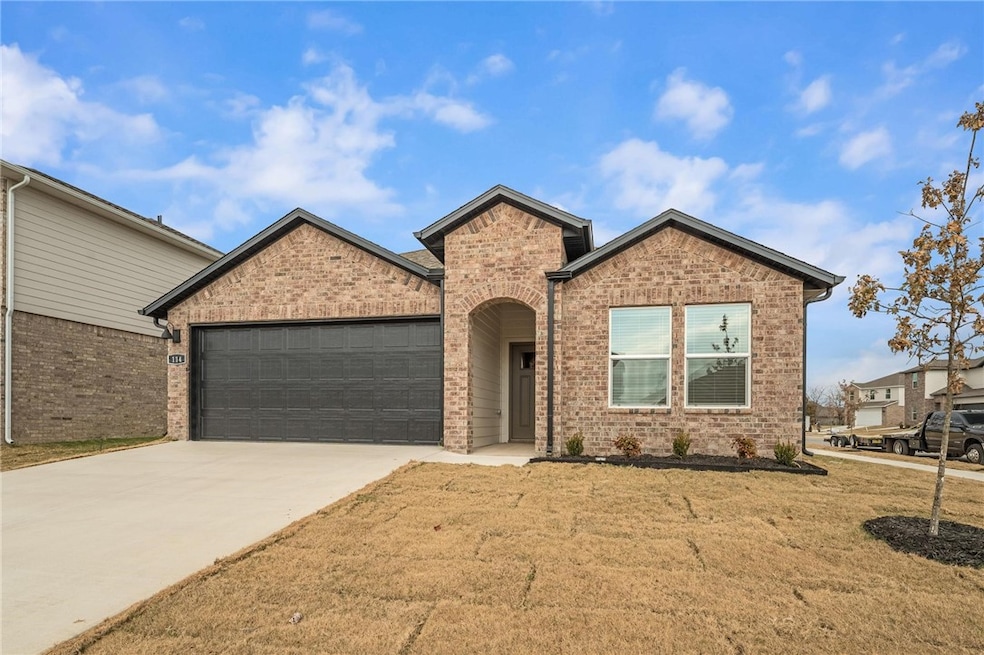 114 S Maroon Ave, Fayetteville, AR 72704 - photo 1