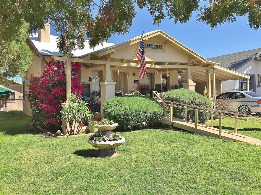 1238 E McKinley