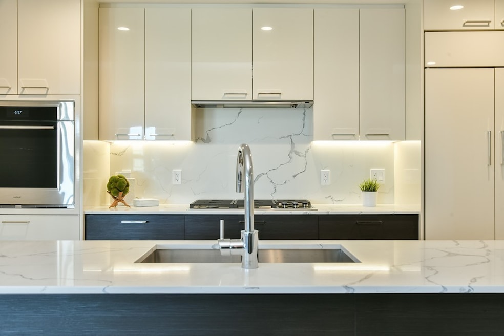 110 Broad St unit 802, Boston, MA 02110 - photo 1