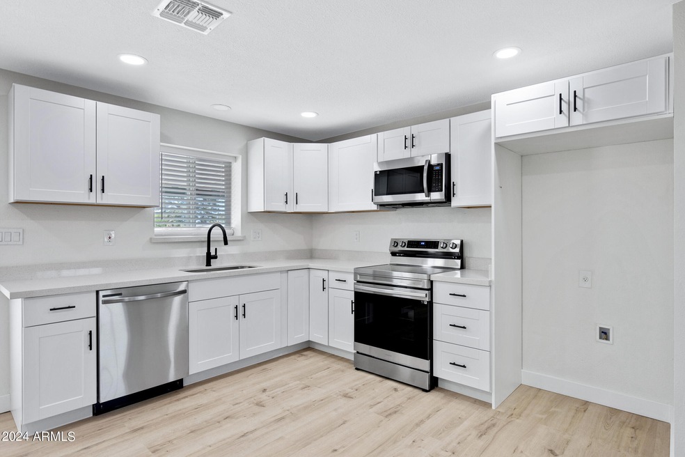 8015 E Juanita Ave-11