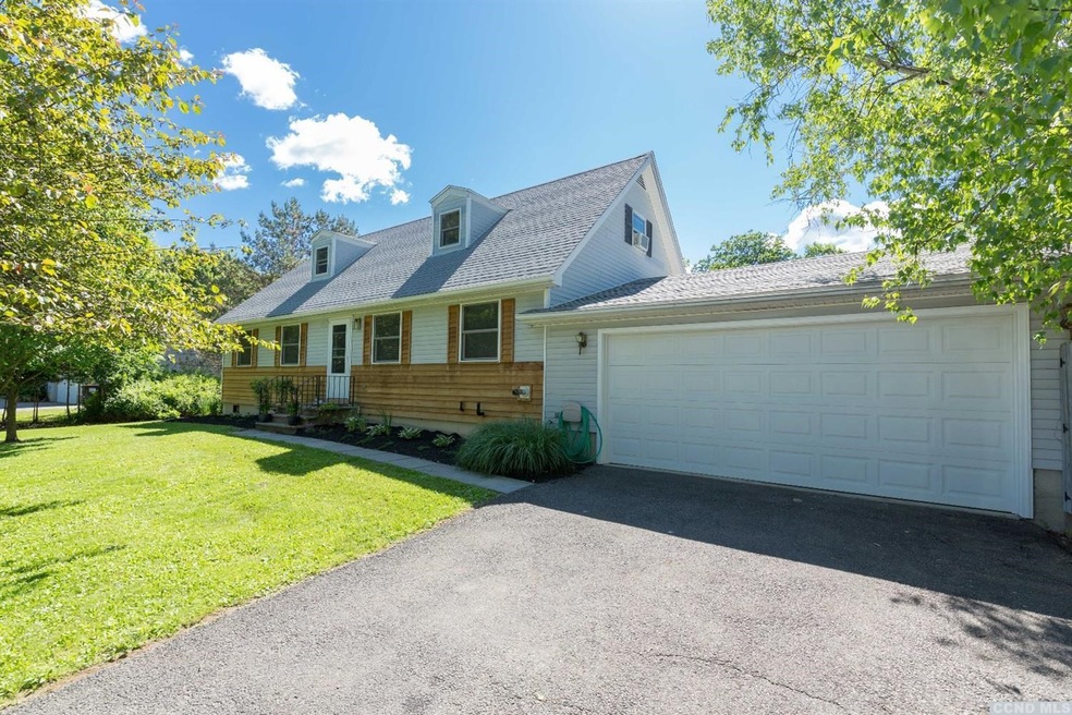 17 Greentree Rd, Tivoli, NY 12583 - photo 1