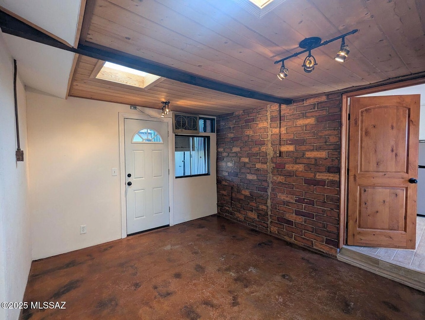 For Rent $995/month