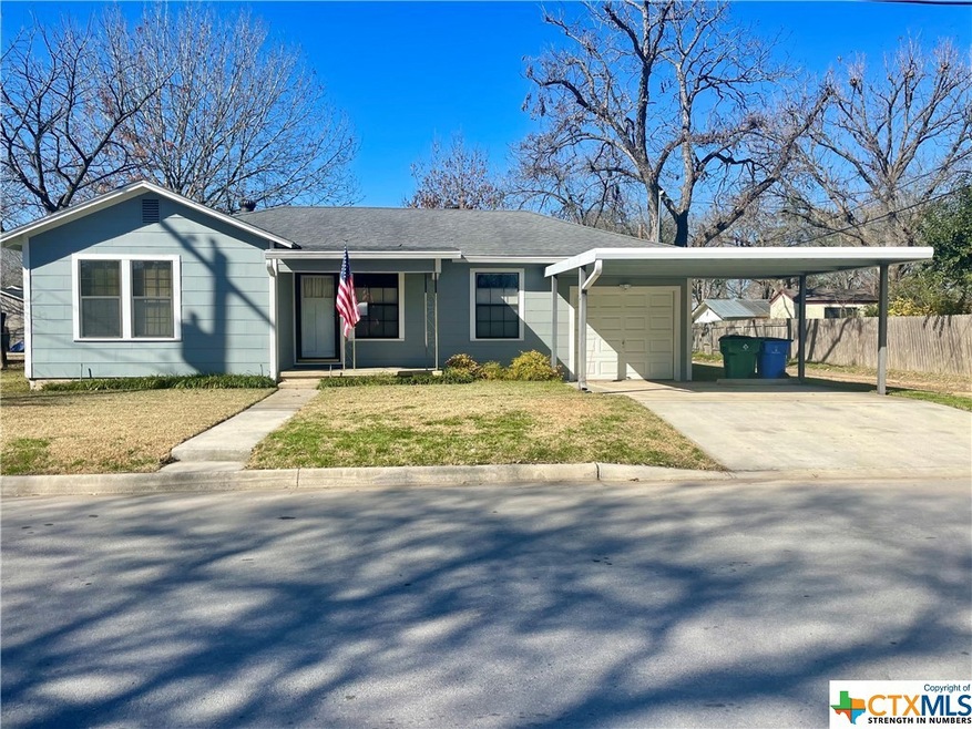 1124 N San Marcos St, Seguin, TX 78155 - photo 1