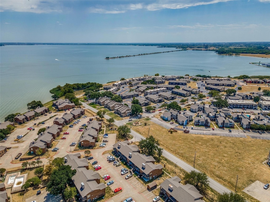 Aerial view of proximity to Lake Ray Hubbard.
