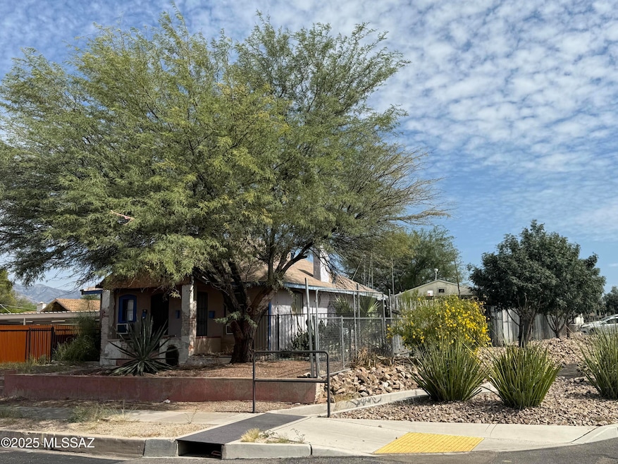 1134 N 6th Ave, Tucson, AZ 85705 - photo 1