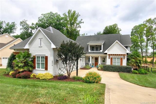 Sprawling Lake Norman home built in 2008!