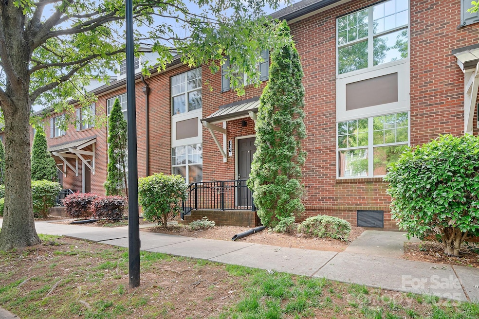 Sold $328,000 • Co-Listing Agent