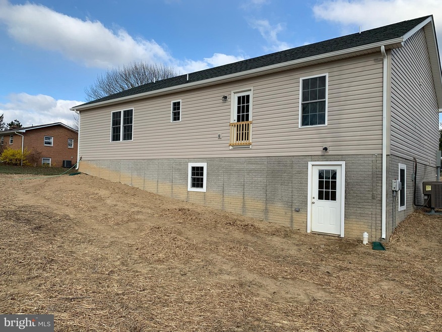 114 Virginia Dr, Stephens City, VA 22655 - photo 1