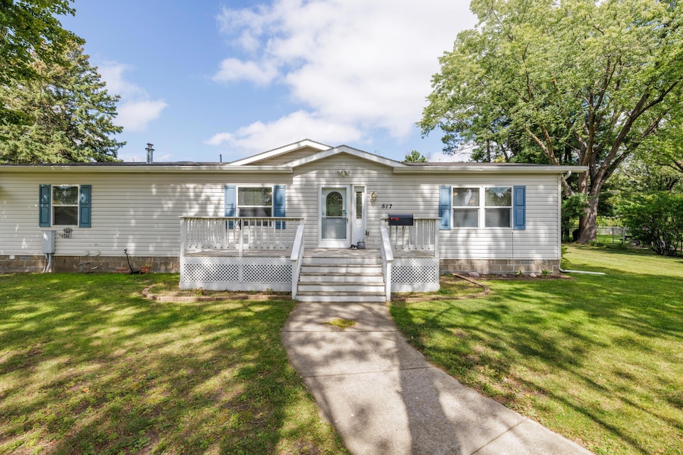 517 4th St W, Park Rapids, MN 56470 - photo 1