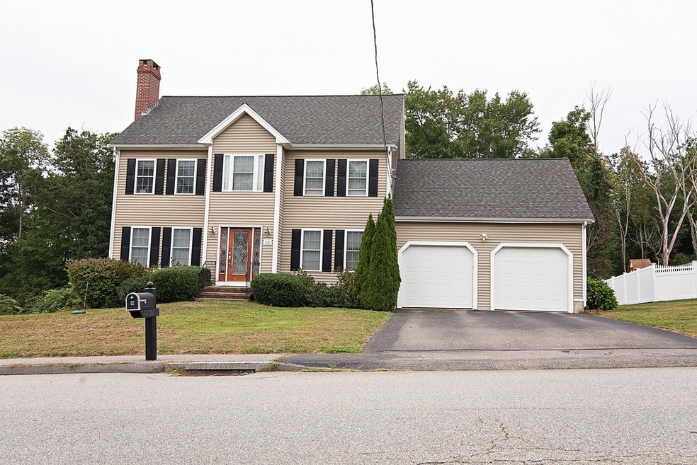 18 Laura Dr, Attleboro, MA 02703 - photo 1