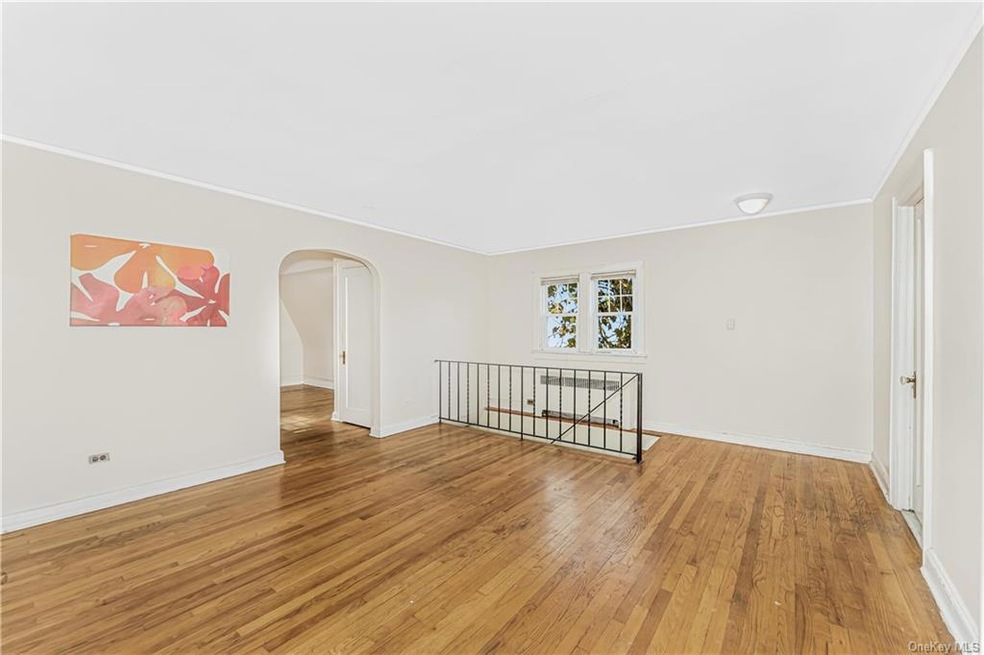 3645 Corlear Ave unit 3, Bronx, NY 10463 - photo 1