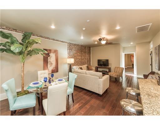 21 E Center St unit 205, Fayetteville, AR 72701 - photo 1