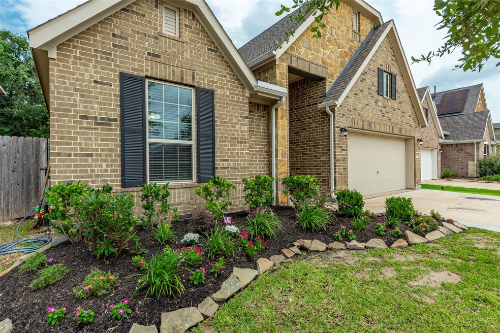 1672 Maggie Trail Dr, Alvin, TX 77511 - photo 1