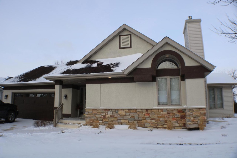 4544 E Whitetail Ct, Manitowoc, WI 54220 - photo 1