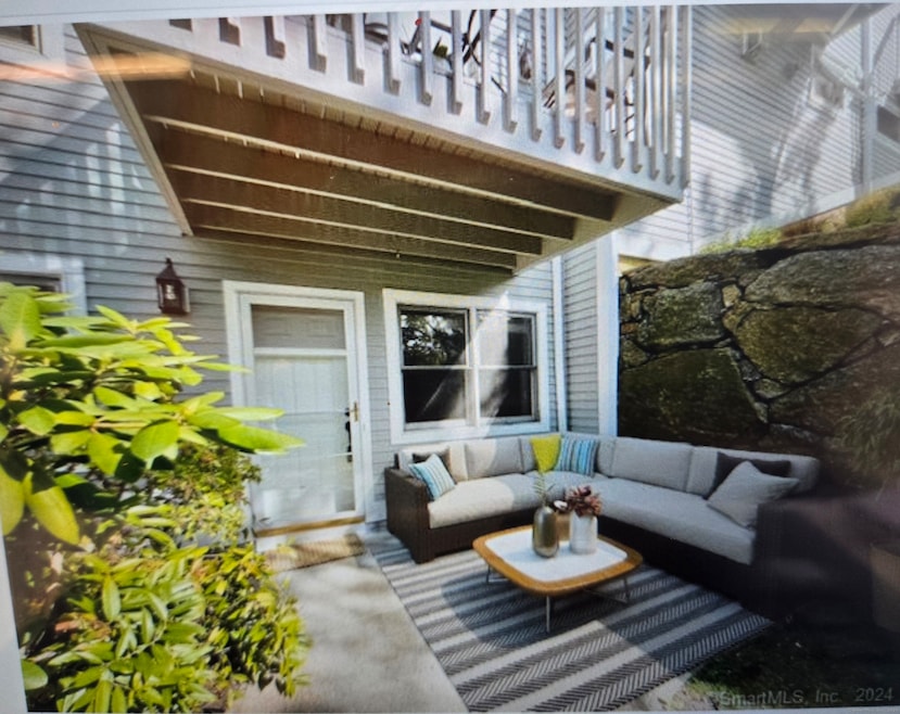 351 Pemberwick Rd unit 206, Greenwich, CT 06831 - photo 1