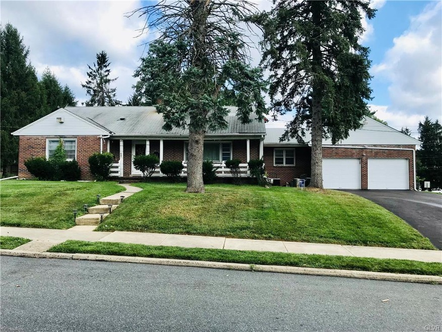 1605 W Greenleaf St, Allentown, PA 18102 - photo 1