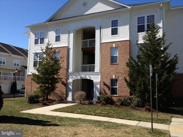 42470 Pennyroyal Square unit 303, Ashburn, VA 20148 - photo 1