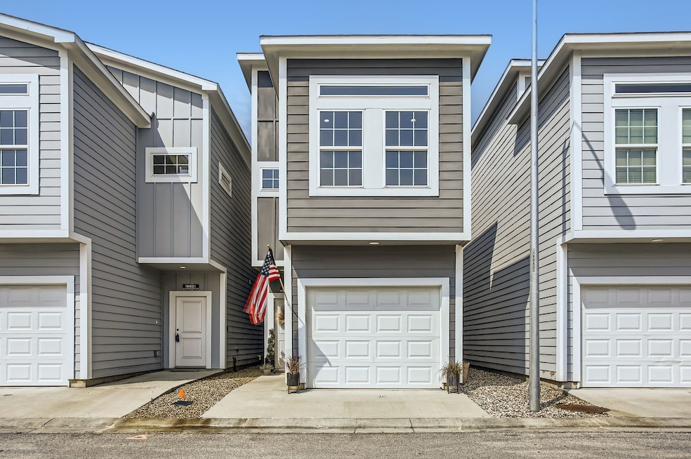 Welcome to 18823 Luminescent Lane! A two bedroom,