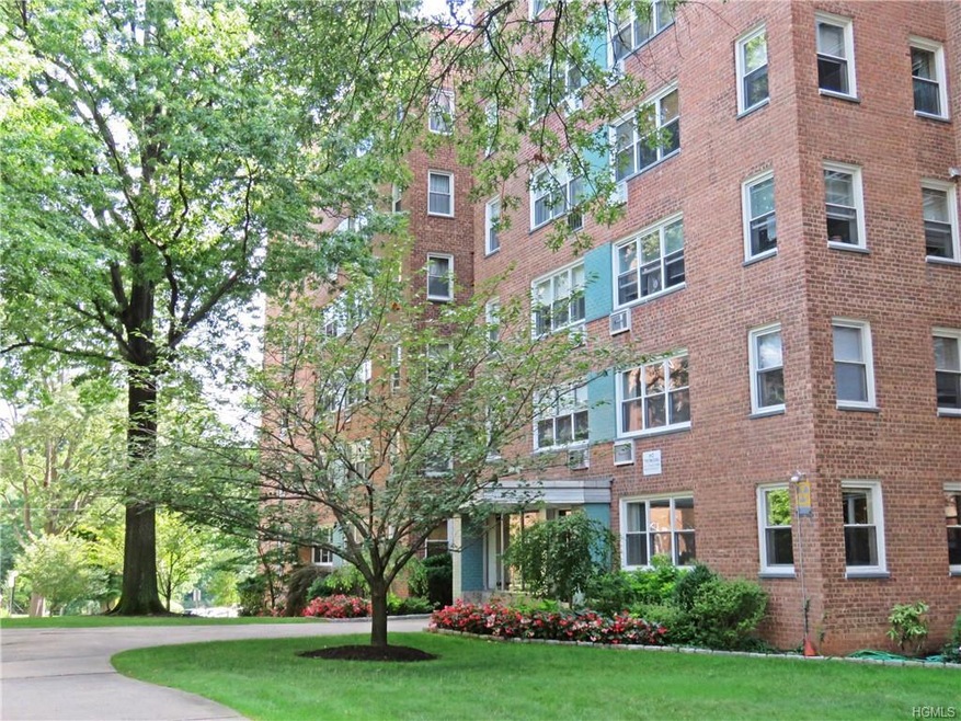 Tudor Woods unit 1A, Yonkers, NY 10703 - photo 1
