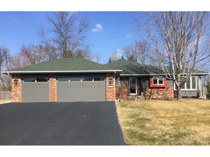 Gorgeous rambler with fenced in backyard and situa