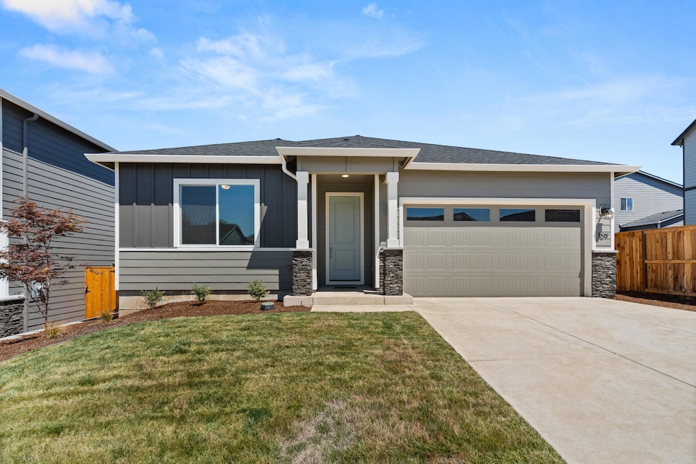 109 Valemont Dr unit 32, Eagle Point, OR 97524 - photo 1