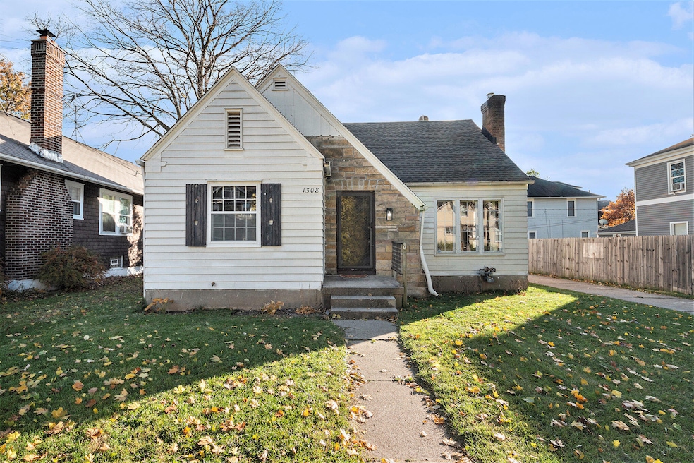 1308 Dunham St SE, Grand Rapids, MI 49506 - photo 1