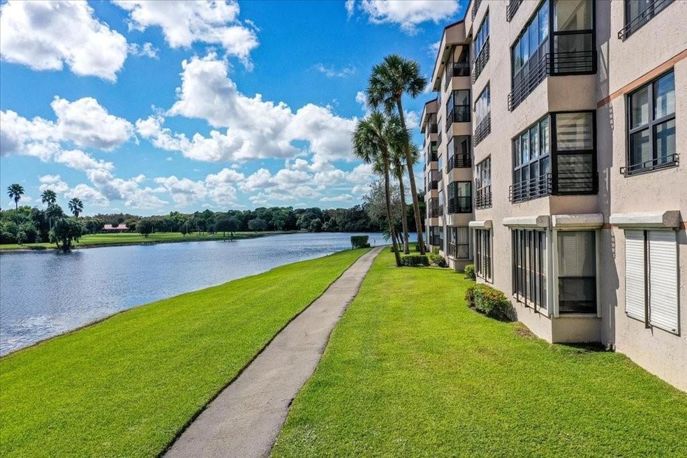 LAKE VIEW AND WALKING TRAIL