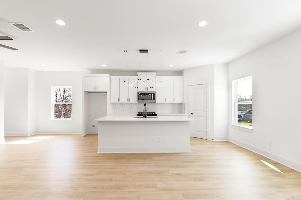 4114 Castor St unit B, Houston, TX 77022 - photo 1