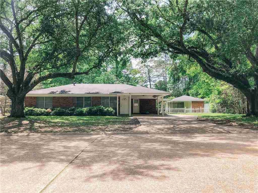 110 Hembling Dr, Pineville, LA 71360 - photo 1