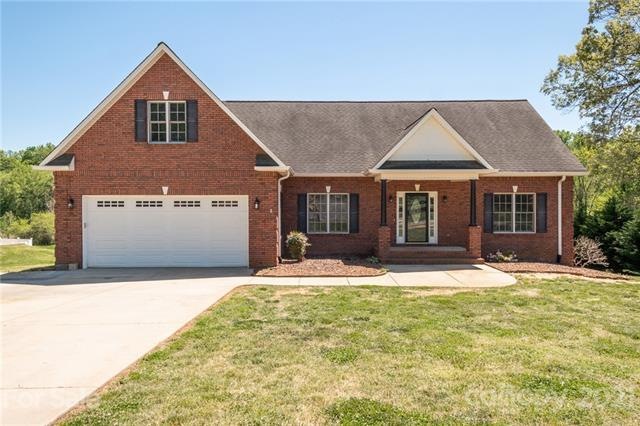 116 Upper Oak Dr, Statesville, NC 28625 - photo 1