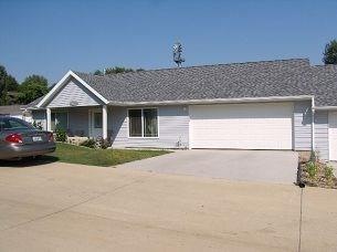 2750 O Ave NW unit B, Cedar Rapids, IA 52405 - photo 1
