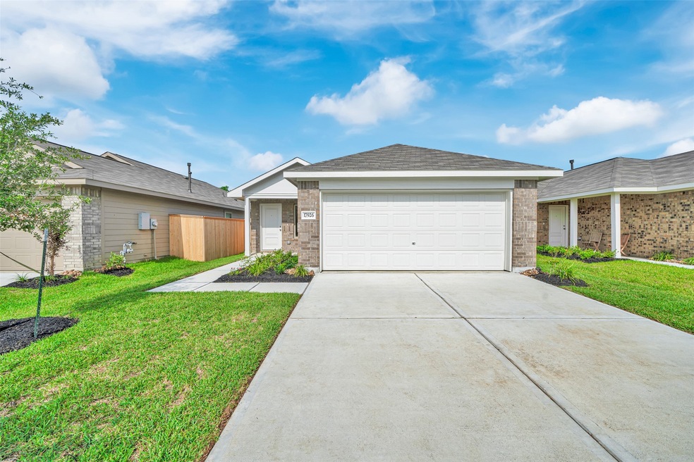 17926 Becker Landing Dr, Hockley, TX 77447 - photo 1