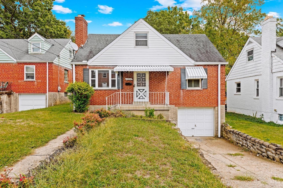6230 Stover Ave, Cincinnati, OH 45237 - photo 1