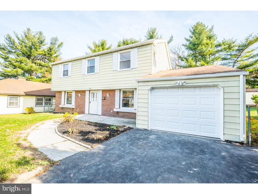 142 Pheasant Ln, Willingboro, NJ 08046 - photo 1