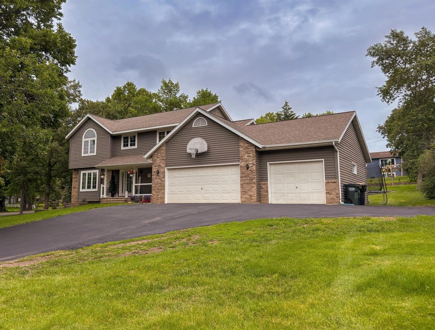 1401 Lakeside Dr, Alexandria, MN 56308 - photo 1