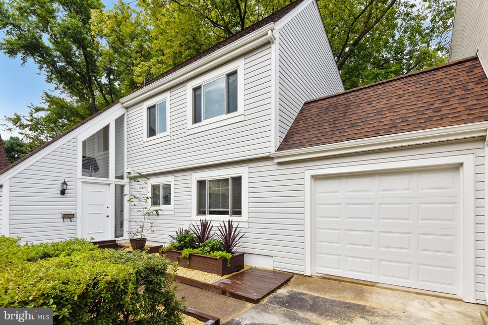 1488 Roundleaf Ct, Reston, VA 20190 - photo 1